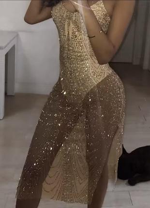 Зрлотиста прозора сукня