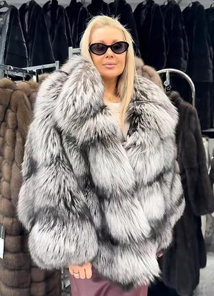 Чорнобурая лиса шуба