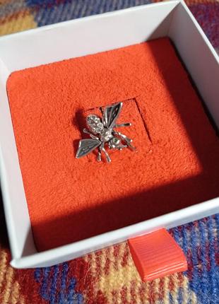 Срібна брош