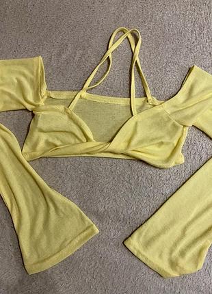 Кроп топ з широкими рукавами корсетного типу м’яка чашка з перекрутом в рубчик жовтий shein m