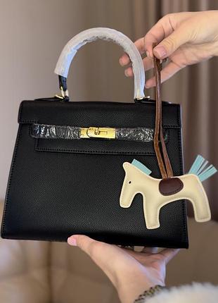 Сумка з аксесуарами