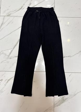 Спортивні штани з розрізами