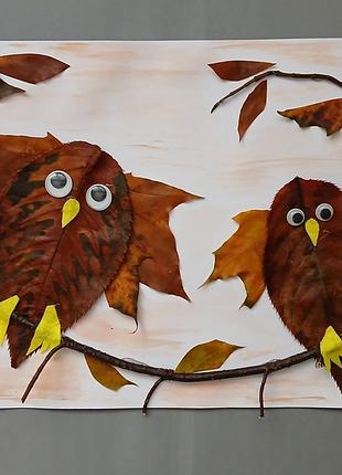 Композиция, созданная из осенних листьев, птички на ветке 
аппликация осенними листьями, осенний декор, осенняя поработка, осенние поделки, самоделька