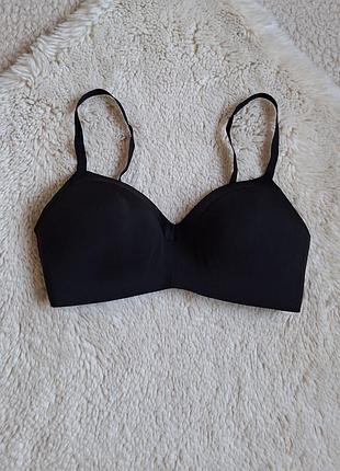 Базовий чорний бюстгальтер