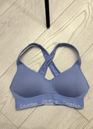 Топ ліф спортивний calvin klein гарний блакитний колір розмір xs-s в70 одягався 2 рази замалий для мене став
