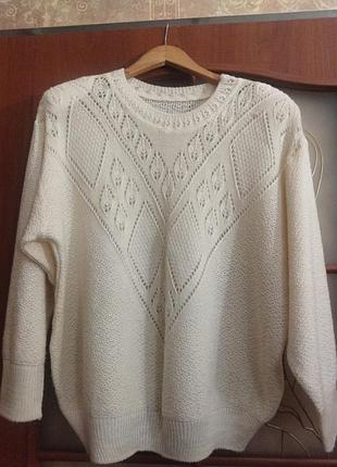 Ажурный женский свитер с узором молочного цвета