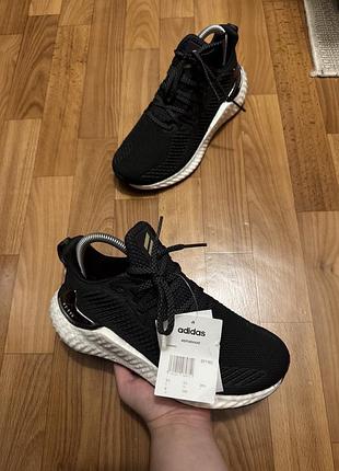 Нові жіночі кросівки adidas alphaboost