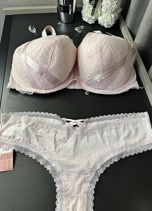 Дуже красивий та ніжний комплект hunkemoller