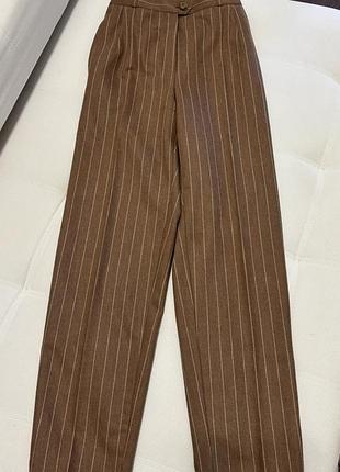Отличные шерстяные брюки max mara s