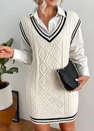 Подовжена ніжно рожева жилетка, сукня