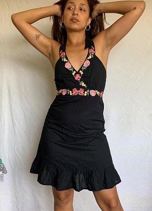 Сарафан, платье открытой спиной,пляжное с вышивкой по груди в этно стиле,рюши,воланыт