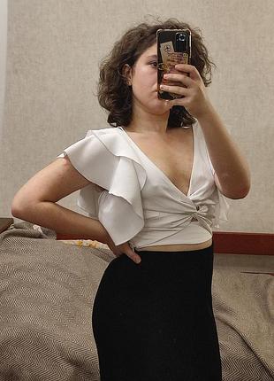 Белый топ блуза с объемными рукавами, воланами, крылышками, на резинке и завязкой на спине