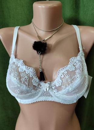 Новий бюстгальтер diorella