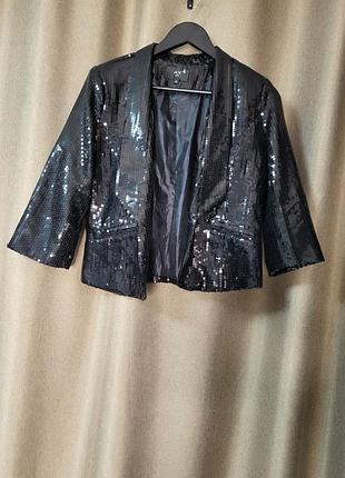 Піджак в паєтку .