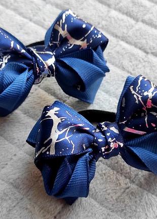 Синие бантики с блеском