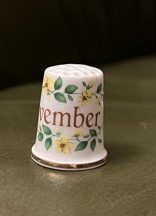Фарфоровий / порцеляновий наперсток “november” листопад(made in england)