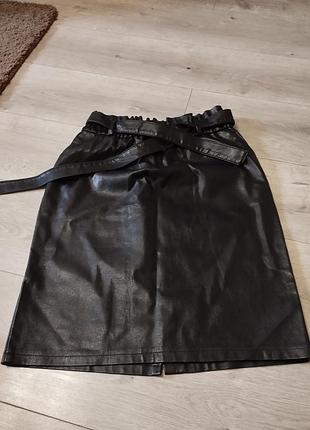 Кожаная юбка юбка, есть карманы