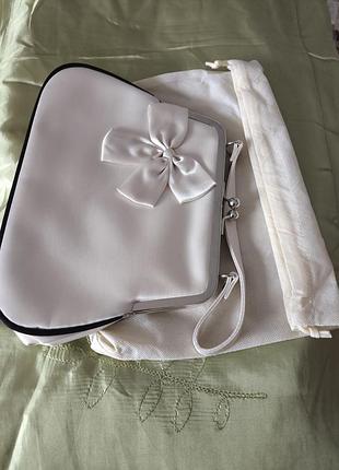 Сумка женская от avon.