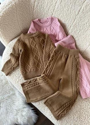 Детские вязаные костюмы качество невероятная брюки и кофточка вязаный костюм для девочки два цвета шоколад и розовый