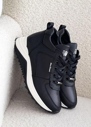 Кросівки жіночі зимові