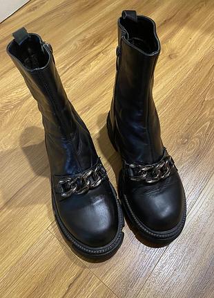 Шкіряні чорні осінні черевички
