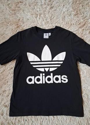 Футболка adidas