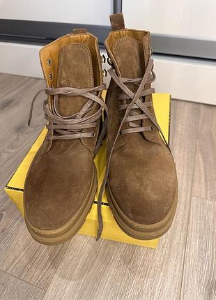 Жіночі чоботи jones bootmaker/жовті /40 розмір/ нубук/