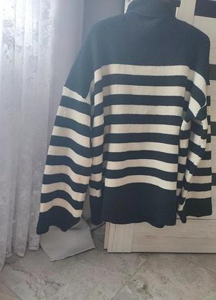 Объемный свитер в полоску оверсайз