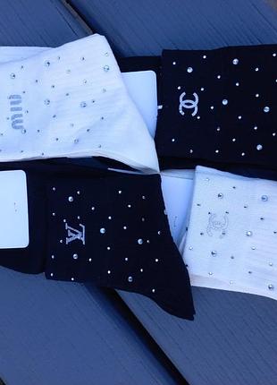 Стильные носки с камушками