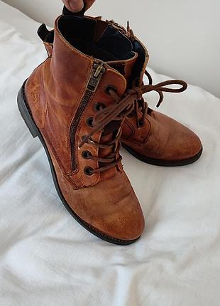 Класні фірмові шкіряні черевики bugatti