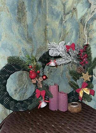 Новогодний венок из ротанга