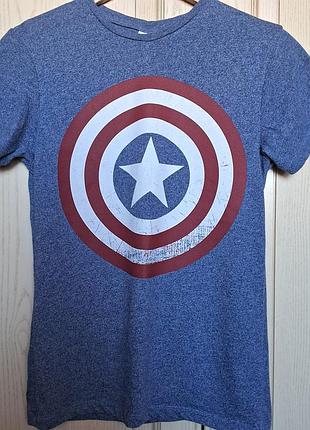 Футболка стильная