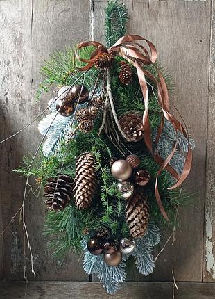 Зимний букет подвеска из микса хвои.