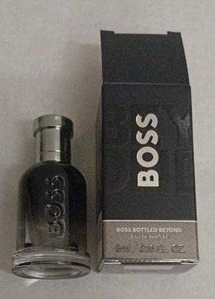 Мини-юра hugo boss bottled beyond eau de parfum for men.