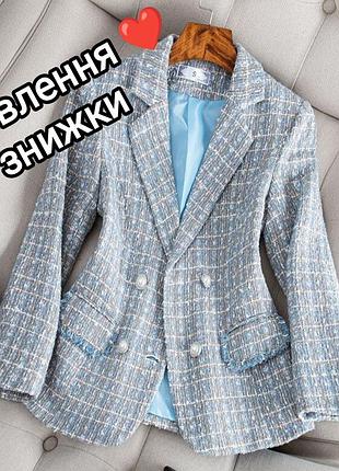 Чудовий жіночий піджак