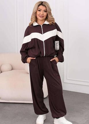 Костюм жіночий