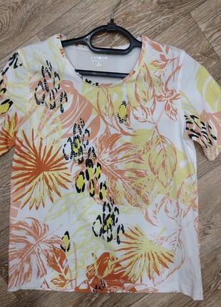 Футболка відомий бренд 
розмір вказаний s ( 36/38)
відомий бренд,катон 💛