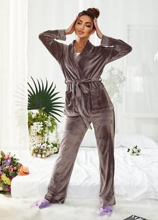 Велюровый домашний костюм