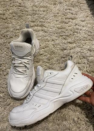 Базові білі  чоловічі шкіряні кросівки adidas strutter,p.44-45