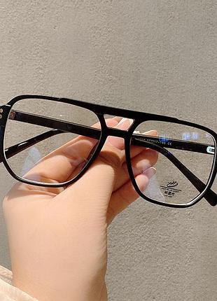 Очки для имиджа с прозрачной линзой.012