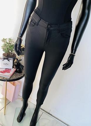 Черные джеггинсы от fat face