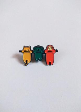 Пин значок брошка брошь кот ленивец коала висят на ветке
