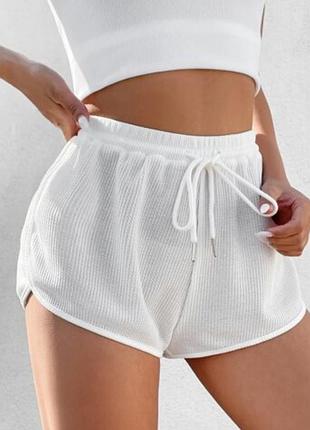 Шорты женские