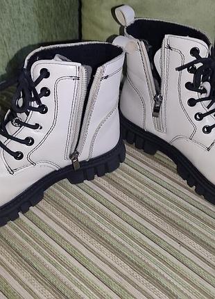 Демисезонные детские ботинки девочка