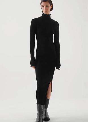 Платье трикотажное в мелкий рубчик "cos"