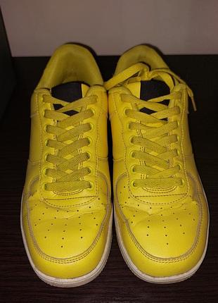 Женские яркие кроссовки!