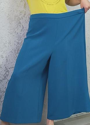 Фирменные, красивые, качественные, плотные, классные брюки,брюки,укороченные, кюлоты,широкие