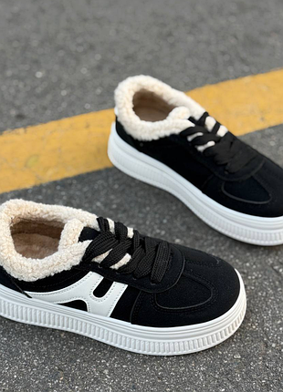 Бомбезні теплі кросівки, хайтопи, люксова базова новинка в чорному кольорі