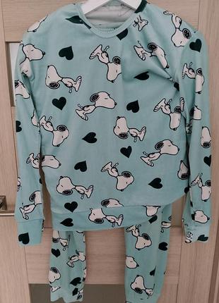 Піжама снуппі  підійде для дівчинки і для хлопчика 10 11 років.