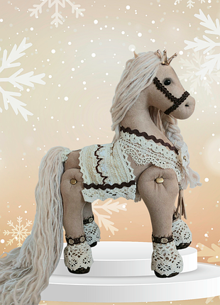 Конь ручной работы символ 2026 года